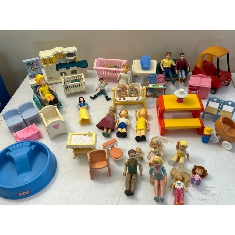 Little Tikes/Fisher Price Toys - Dolls, Furniture, Cribs 35+ Items